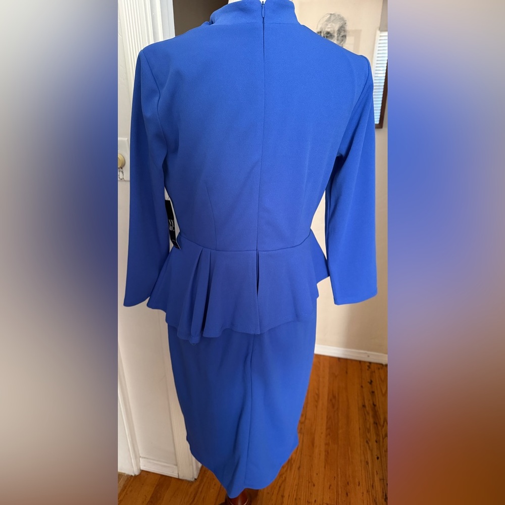 NWT. NY & Co. Medium. BLUE. - Picture 2 of 3